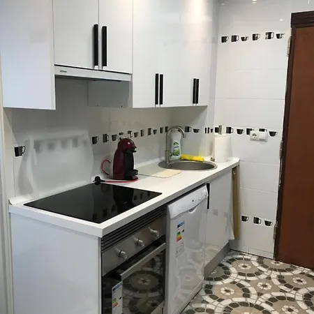 Apartament Estudio Loft En El Centro 3 O 4 Personas Cama Doble Y Sofa Cama Check In A Partir De 15 Y 30 Min Pm , Check Out Hasta 12 H Con Wifi Piscina Impresionante Con Tumbonas Y Bar Abierto De 12 A 20 Pm Parking Gratuito Muy Cercano *