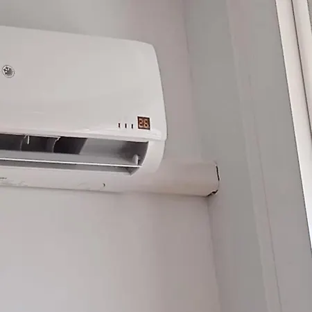 Estudio Loft: Centro Céntrico Con Wifi Y Check-out Tardío Torremolinos