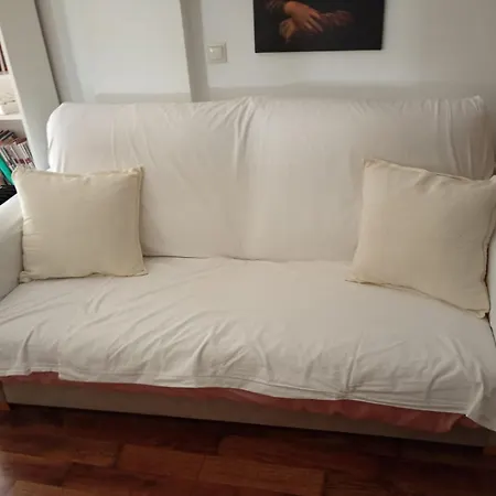 Estudio Loft En El Centro 3 O 4 Personas Cama Doble Y Sofá Nuevo Cama Doble Check In A Partir De 15 Y 30 Min Pm Check Out Hasta 12 H Con Wifi Un Solo Ambiente Todo Salón Y Con Grandes Ventanales Torremolinos