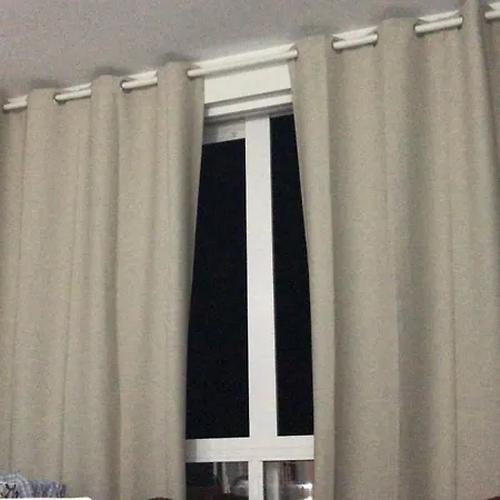 Estudio Loft En El Centro 3 O 4 Personas Cama Doble Y Sofa Cama Check In A Partir De 15 Y 30 Min Pm , Check Out Hasta 12 H Con Wifi Piscina Impresionante Con Tumbonas Y Bar Abierto De 12 A 20 Pm Parking Gratuito Muy Cercano *