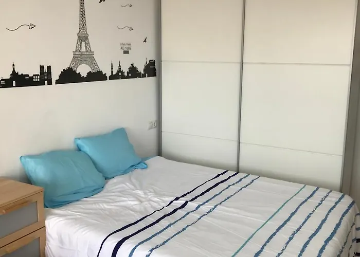 Estudio Loft En El Centro 3 O 4 Personas Cama Doble Y Sofá Nuevo Cama Doble Check In A Partir De 15 Y 30 Min Pm Check Out Hasta 12 H Con Wifi Un Solo Ambiente Todo Salón Y Con Grandes Ventanales