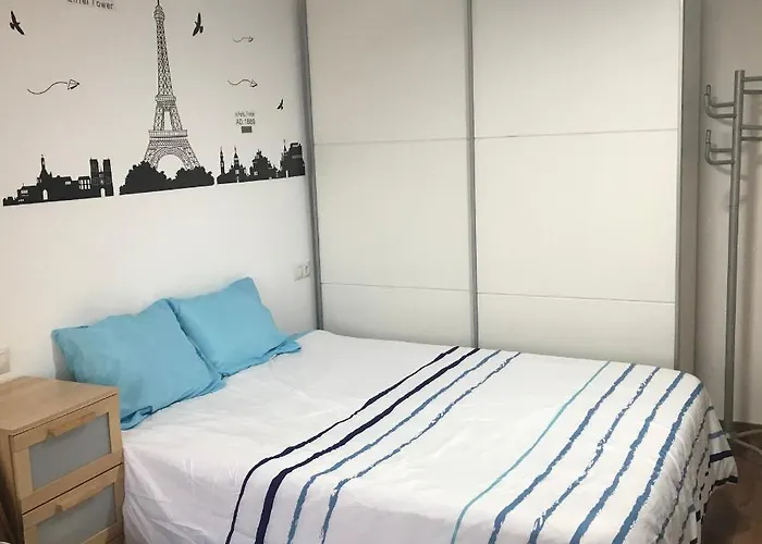 Estudio Loft En El Centro 3 O 4 Personas Cama Doble Y Sofá Nuevo Cama Doble Check In A Partir De 15 Y 30 Min Pm Check Out Hasta 12 H Con Wifi Un Solo Ambiente Todo Salón Y Con Grandes Ventanales