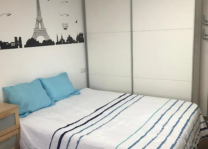Apartamento Estudio Loft En El Centro 3 O 4 Personas Cama Doble Y Sofá Nuevo Cama Doble Check In A Partir De 15 Y 30 Min Pm Check Out Hasta 12 H Con Wifi Un Solo Ambiente Todo Salón Y Con Grandes Ventanales