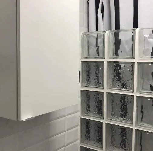 Estudio Loft En El Centro 3 O 4 Personas Cama Doble Y Sofá Nuevo Cama Doble Check In A Partir De 15 Y 30 Min Pm Check Out Hasta 12 H Con Wifi Un Solo Ambiente Todo Salón Y Con Grandes Ventanales