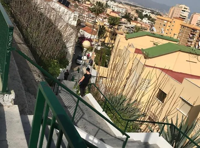 Apartamento Estudio Loft En El Centro 3 O 4 Personas Cama Doble Y Sofá Nuevo Cama Doble Check In A Partir De 15 Y 30 Min Pm Check Out Hasta 12 H Con Wifi Un Solo Ambiente Todo Salón Y Con Grandes Ventanales Torremolinos