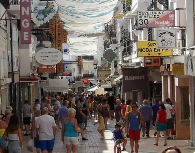 Apartamento Estudio Loft En El Centro 3 O 4 Personas Cama Doble Y Sofá Nuevo Cama Doble Check In A Partir De 15 Y 30 Min Pm Check Out Hasta 12 H Con Wifi Un Solo Ambiente Todo Salón Y Con Grandes Ventanales *