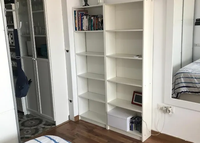 Estudio Loft En El Centro 3 O 4 Personas Cama Doble Y Sofá Nuevo Cama Doble Check In A Partir De 15 Y 30 Min Pm Check Out Hasta 12 H Con Wifi Un Solo Ambiente Todo Salón Y Con Grandes Ventanales * Torremolinos