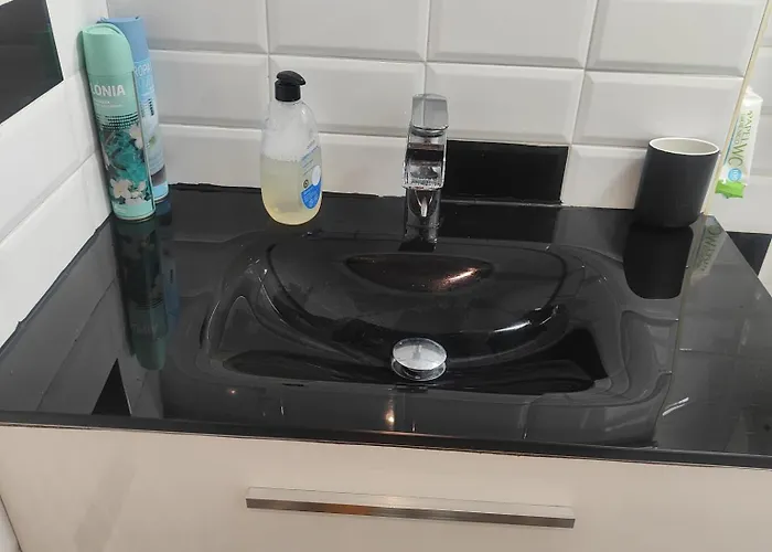 Estudio Loft En El Centro 3 O 4 Personas Cama Doble Y Sofá Nuevo Cama Doble Check In A Partir De 15 Y 30 Min Pm Check Out Hasta 12 H Con Wifi Un Solo Ambiente Todo Salón Y Con Grandes Ventanales Apartamento *