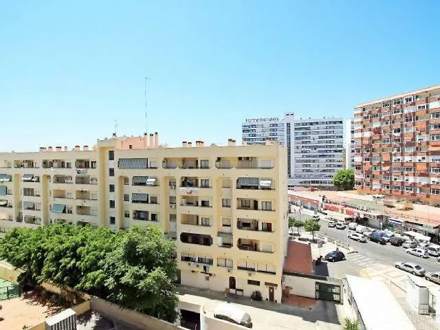 Apartamento Estudio Loft En El Centro 3 O 4 Personas Cama Doble Y Sofá Nuevo Cama Doble Check In A Partir De 15 Y 30 Min Pm Check Out Hasta 12 H Con Wifi Un Solo Ambiente Todo Salón Y Con Grandes Ventanales Torremolinos
