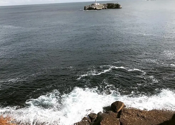 Estudio Loft En El Centro 3 O 4 Personas Cama Doble Y Sofá Nuevo Cama Doble Check In A Partir De 15 Y 30 Min Pm Check Out Hasta 12 H Con Wifi Un Solo Ambiente Todo Salón Y Con Grandes Ventanales Apartamento Torremolinos