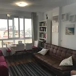 Apartament Estudio Loft En El Centro 4 Personas Cama Doble Y Sofa Nuevo De Cama Doble Check In A Partir De 15 Pm O Antes Si Estuviera Libre Con Wifi Grandes Ventanales