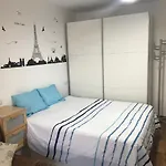 Estudio Loft En El Centro 4 Personas Cama Doble Y Sofa Nuevo De Cama Doble Check In A Partir De 15 Pm O Antes Si Estuviera Libre Con Wifi Grandes Ventanales