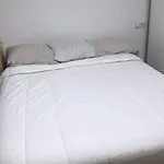 Estudio Loft En El Centro 4 Personas Cama Doble Y Sofa Nuevo De Cama Doble Check In A Partir De 15 Pm O Antes Si Estuviera Libre Con Wifi Grandes Ventanales Apartament Torremolinos