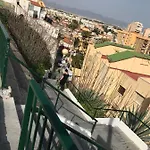شقة Estudio Loft En El Centro 4 Personas Cama Doble Y Sofa Nuevo De Cama Doble Check In A Partir De 15 Pm O Antes Si Estuviera Libre Con Wifi Grandes Ventanales توريمولينوس