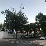 Estudio Loft En El Centro 4 Personas Cama Doble Y Sofa Nuevo De Cama Doble Check In A Partir De 15 Pm O Antes Si Estuviera Libre Con Wifi Grandes Ventanales Torremolinos