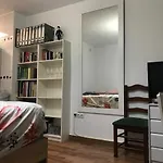 Estudio Loft En El Centro 4 Personas Cama Doble Y Sofa Nuevo De Cama Doble Check In A Partir De 15 Pm O Antes Si Estuviera Libre Con Wifi Grandes Ventanales Torremolinos