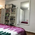 Estudio Loft En El Centro 4 Personas Cama Doble Y Sofa Nuevo De Cama Doble Check In A Partir De 15 Pm O Antes Si Estuviera Libre Con Wifi Grandes Ventanales * توريمولينوس