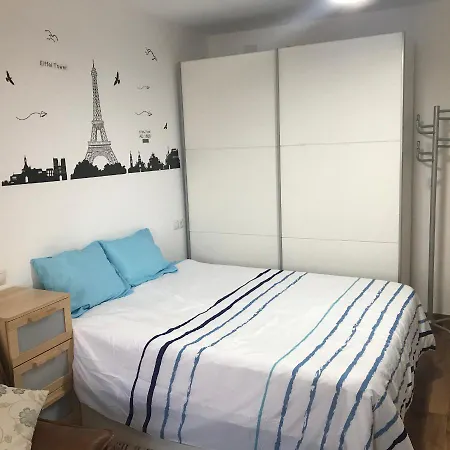 Estudio Loft En El Centro 3 O 4 Personas Cama Doble Y Sofa Cama Check In A Partir De 15 Y 30 Min Pm , Check Out Hasta 12 H Con Wifi Piscina Impresionante Con Tumbonas Y Bar Abierto De 12 A 20 Pm Parking Gratuito Muy Cercano