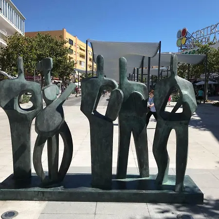 Estudio Loft En El Centro 3 O 4 Personas Cama Doble Y Sofa Cama Check In A Partir De 15 Y 30 Min Pm , Check Out Hasta 12 H Con Wifi Piscina Impresionante Con Tumbonas Y Bar Abierto De 12 A 20 Pm Parking Gratuito Muy Cercano Appartement