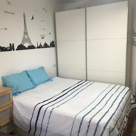 Διαμέρισμα Estudio Loft En El Centro 3 O 4 Personas Cama Doble Y Sofa Cama Check In A Partir De 15 Y 30 Min Pm , Check Out Hasta 12 H Con Wifi Piscina Impresionante Con Tumbonas Y Bar Abierto De 12 A 20 Pm Parking Gratuito Muy Cercano