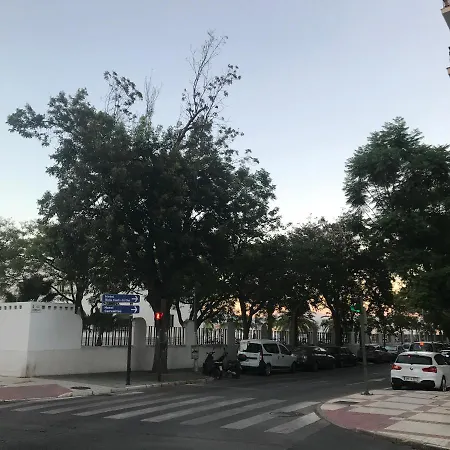 Estudio Loft En El Centro 3 O 4 Personas Cama Doble Y Sofa Cama Check In A Partir De 15 Y 30 Min Pm , Check Out Hasta 12 H Con Wifi Piscina Impresionante Con Tumbonas Y Bar Abierto De 12 A 20 Pm Parking Gratuito Muy Cercano Τορρεμολίνος