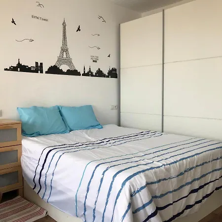 Estudio Loft En El Centro 3 O 4 Personas Cama Doble Y Sofa Cama Check In A Partir De 15 Y 30 Min Pm , Check Out Hasta 12 H Con Wifi Piscina Impresionante Con Tumbonas Y Bar Abierto De 12 A 20 Pm Parking Gratuito Muy Cercano Διαμέρισμα *