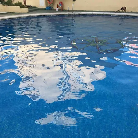 Estudio Loft En El Centro 3 O 4 Personas Cama Doble Y Sofa Cama Check In A Partir De 15 Y 30 Min Pm , Check Out Hasta 12 H Con Wifi Piscina Impresionante Con Tumbonas Y Bar Abierto De 12 A 20 Pm Parking Gratuito Muy Cercano Τορρεμολίνος