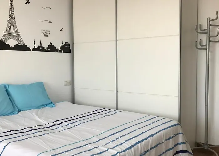 Estudio Loft En El Centro 4 Personas Cama Doble Y Sofa Nuevo De Cama Doble Check In A Partir De 15 Pm O Antes Si Estuviera Libre Con Wifi Grandes Ventanales Lejlighed *