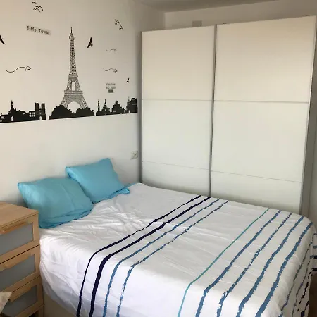 Estudio Loft En El Centro 3 O 4 Personas Cama Doble Y Sofa Cama Check In A Partir De 15 Y 30 Min Pm , Check Out Hasta 12 H Con Wifi Piscina Impresionante Con Tumbonas Y Bar Abierto De 12 A 20 Pm