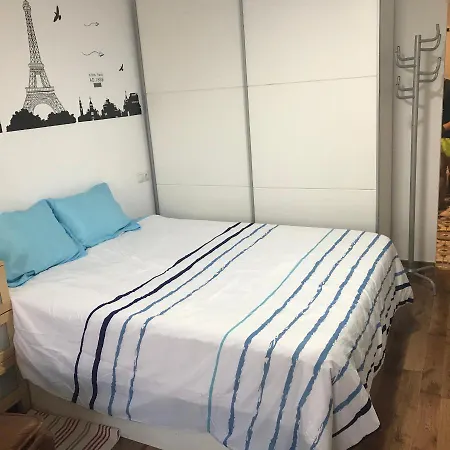 Estudio Loft En El Centro 3 O 4 Personas Cama Doble Y Sofa Cama Check In A Partir De 15 Y 30 Min Pm , Check Out Hasta 12 H Con Wifi Piscina Impresionante Con Tumbonas Y Bar Abierto De 12 A 20 Pm Apartment