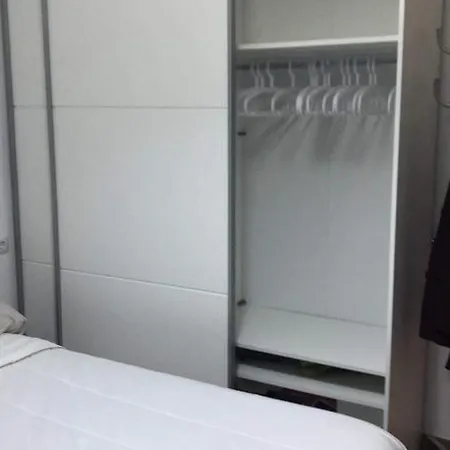 Apartamento Estudio Loft En El Centro 3 O 4 Personas Cama Doble Y Sofa Cama Check In A Partir De 15 Y 30 Min Pm , Check Out Hasta 12 H Con Wifi Piscina Impresionante Con Tumbonas Y Bar Abierto De 12 A 20 Pm Parking Gratuito Muy Cercano