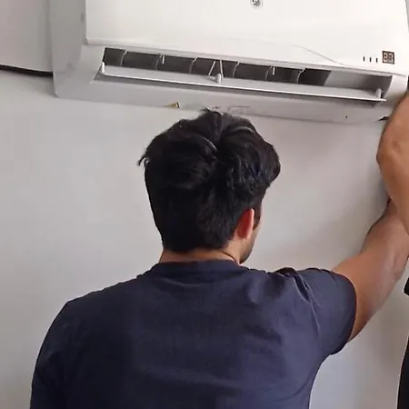 Apartamento Estudio Loft En El Centro 3 O 4 Personas Cama Doble Y Sofa Cama Check In A Partir De 15 Y 30 Min Pm , Check Out Hasta 12 H Con Wifi Piscina Impresionante Con Tumbonas Y Bar Abierto De 12 A 20 Pm Parking Gratuito Muy Cercano *