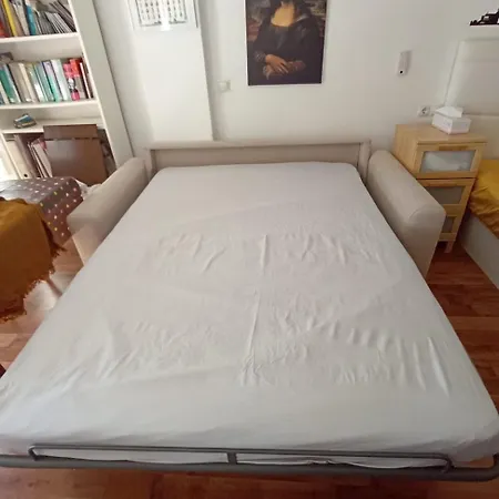 Estudio Loft En El Centro 4 Personas Cama Doble Y Sofa Nuevo De Cama Doble Check In A Partir De 15 Pm O Antes Si Estuviera Libre Con Wifi Grandes Ventanales