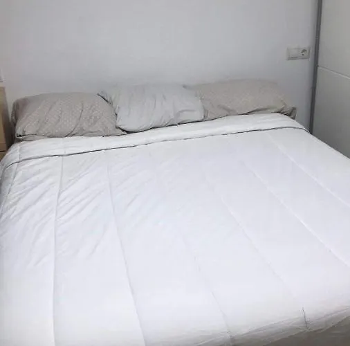 Estudio Loft En El Centro 4 Personas Cama Doble Y Sofa Nuevo De Cama Doble Check In A Partir De 15 Pm O Antes Si Estuviera Libre Con Wifi Grandes Ventanales Апартаменты Торремолинос