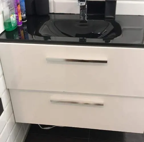 Estudio Loft En El Centro 4 Personas Cama Doble Y Sofa Nuevo De Cama Doble Check In A Partir De 15 Pm O Antes Si Estuviera Libre Con Wifi Grandes Ventanales Апартаменты *